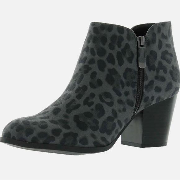 Masrinaa Womens Microsuede Ankle Booties - Picture 1 of 6